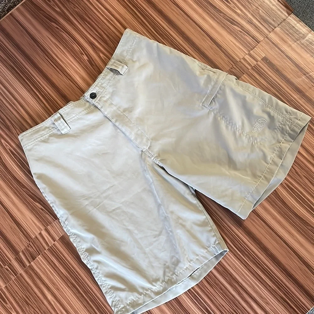 THE North Face Hiking Shorts Size 34